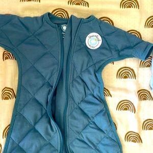 Dreamland baby transition swaddle size small like new. used a handful of times